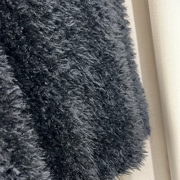 MADDEN GIRL faux fur black vest - Picture 12 of 16